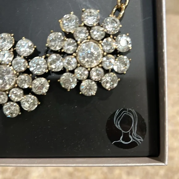 New in gift box Beautiful rhinestone statement necklace & earring set. - Picture 5 of 6